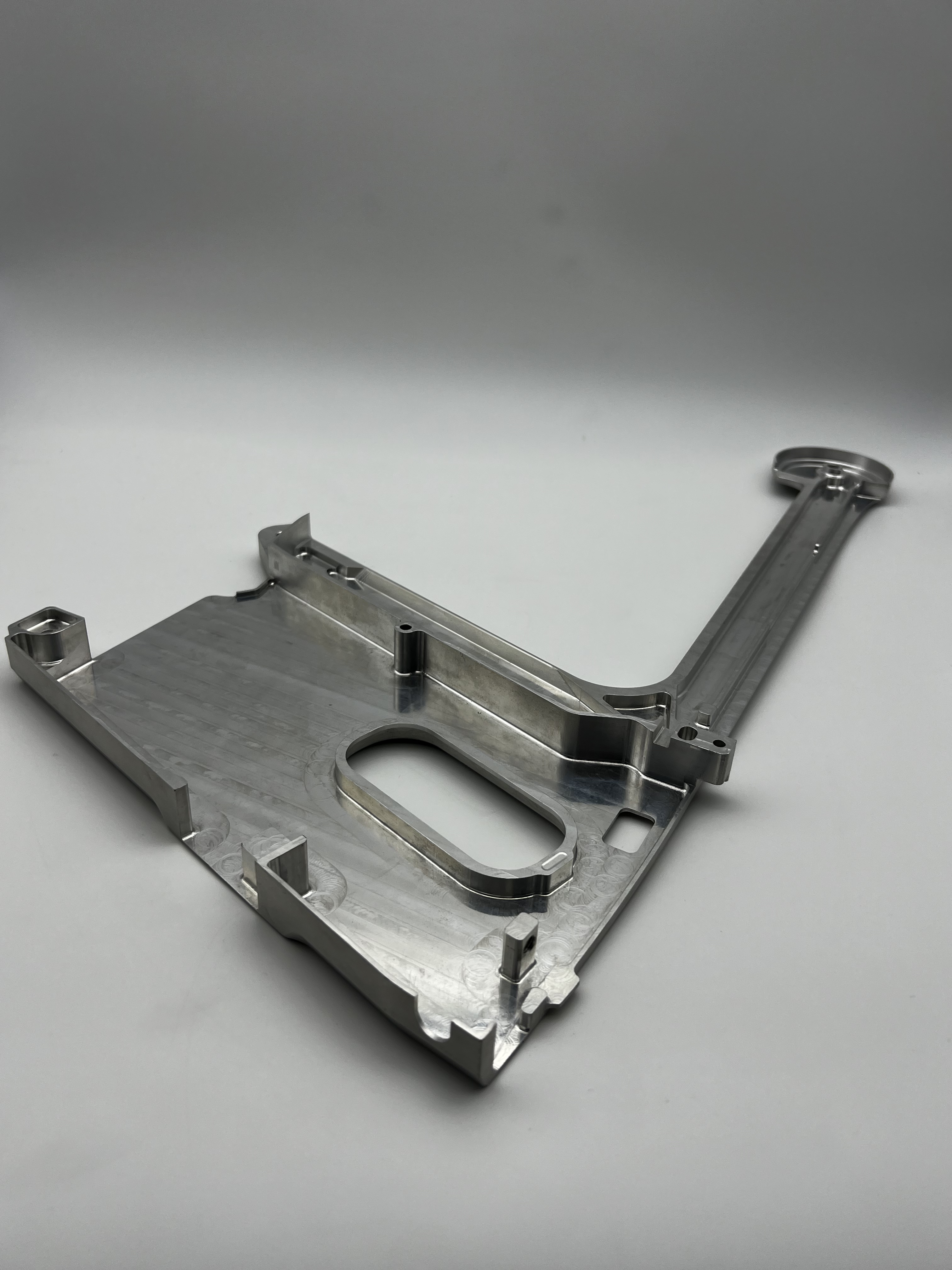 integrated L-shaped long cantilever aluminum base plate